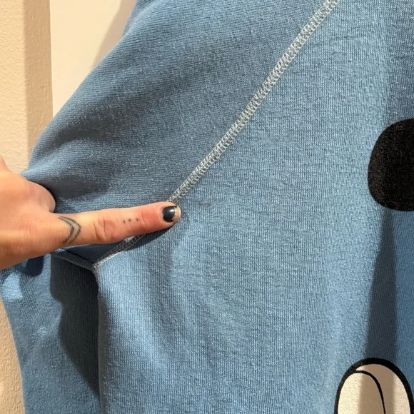 Vintage 1980’s Blue Disney Mickey Mouse Sweatshirt - Picture 10 of 15